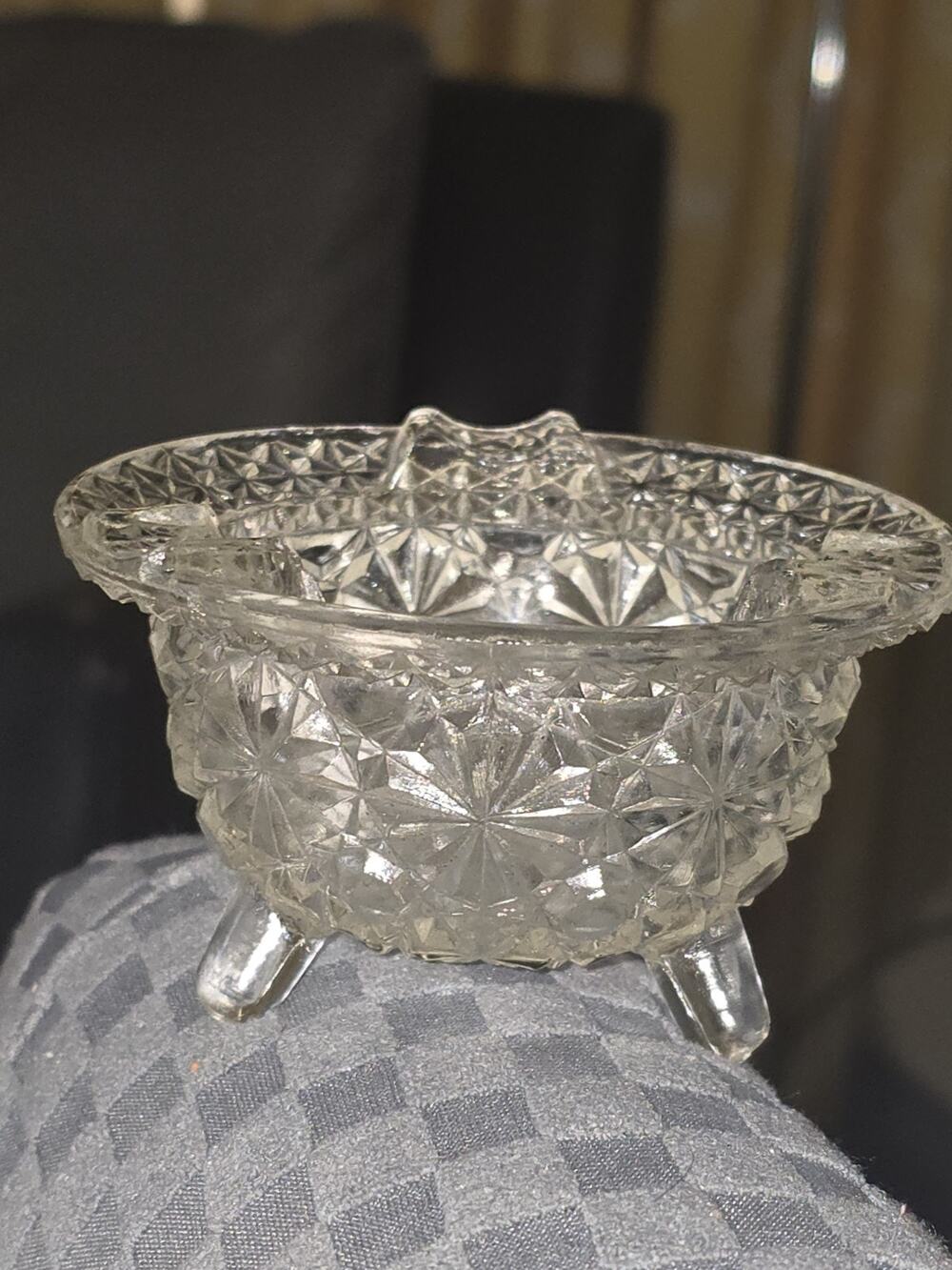 Vintage Crystal Daisy and Button Kettle 3 Footed Toed Ash Tray by L E Smith